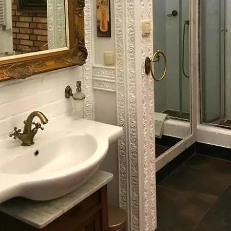 مزرعة للإقامة Dwor Barocco