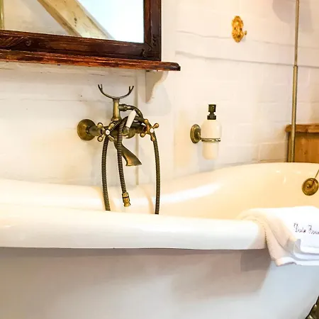 Dwór Barocco Gospodarstwo agroturystyczne *